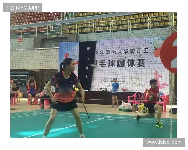 南京羽毛球队在全国团队协作排行榜中荣登第8名展现出强大实力与团队精神