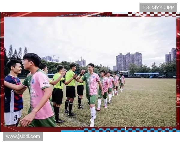 广州足球队比赛经验引发热议球迷对战术和表现的不同看法